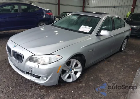 2013 BMW 528I xDrive из США, поврежденный, VIN WBAXH5C58DDW11840
